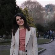 Laureata in Geografia, offre lezooni di geografia, storia, biologia